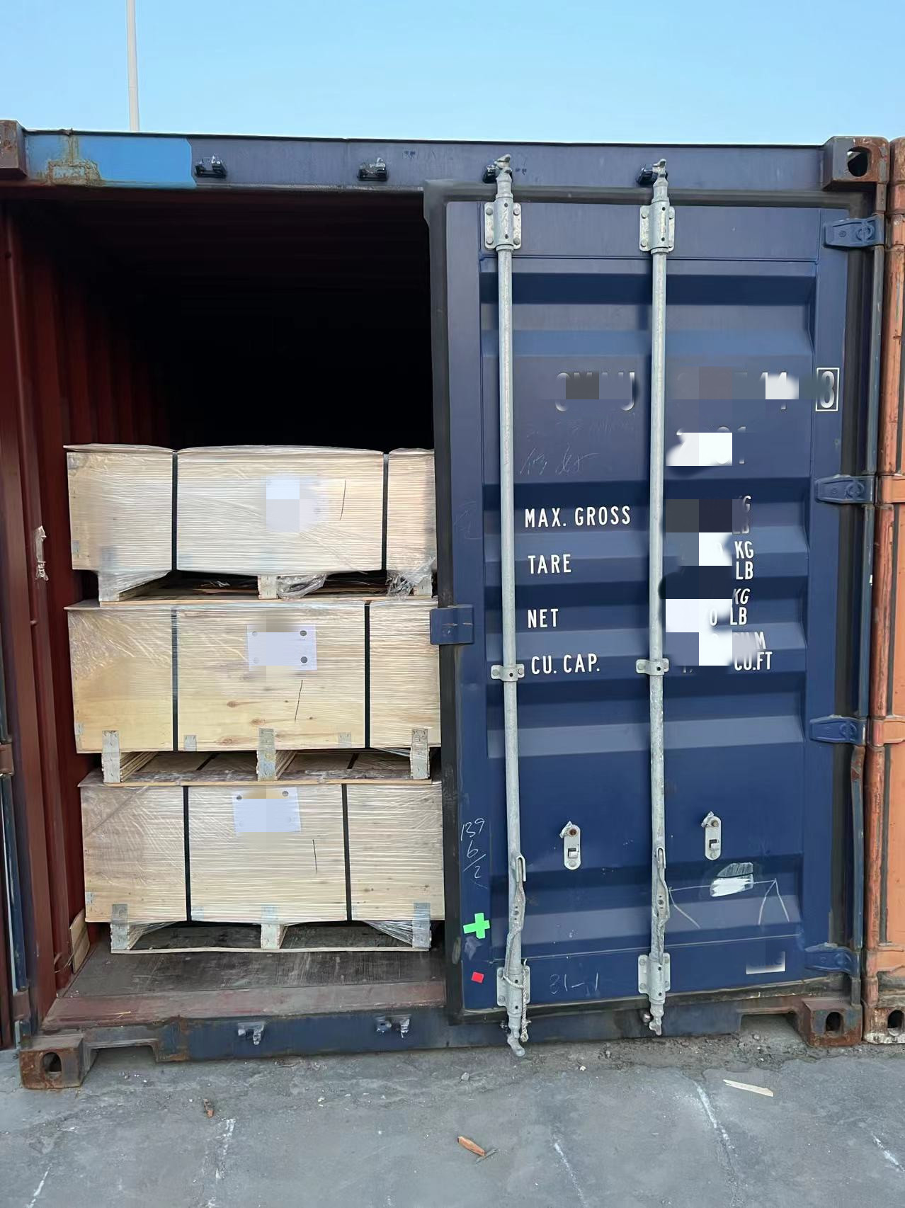 Zwei Container mit JIS 10K-Plattenflansch werden nach Malaysia verschifft!