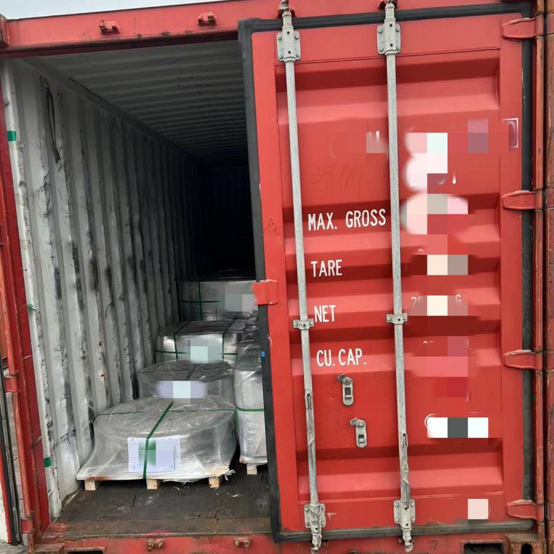 Schlussverkauf! Heute wurden 3 Container nach Deutschland verschifft!